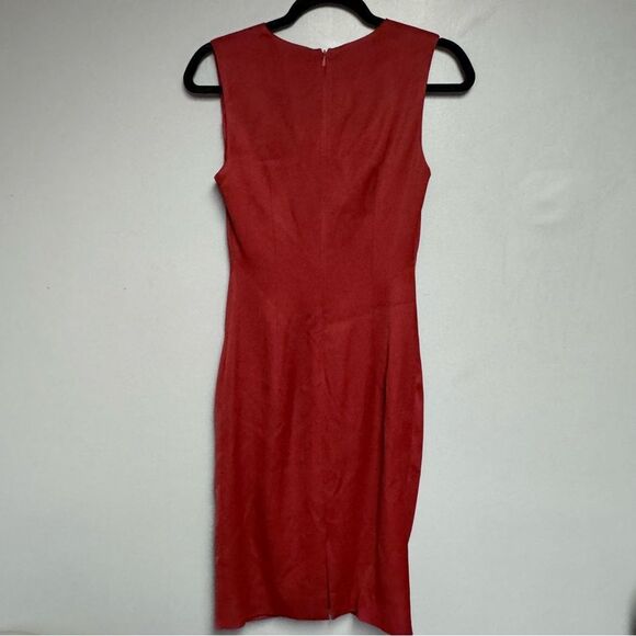 Elegant Red Sleeveless Dress - Picture 5 of 5